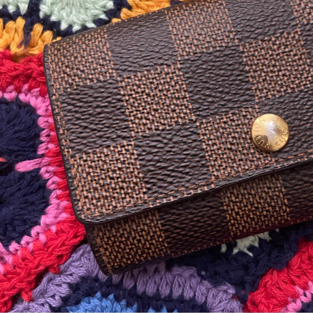 Louis Vuitton 6 Key Holder in Damier Ebene - Picture 4 of 13